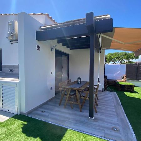 Bungalow Maspalomas Golf Con Jacuzzi, Piscina Y Jardin San Bartolomé المظهر الخارجي الصورة