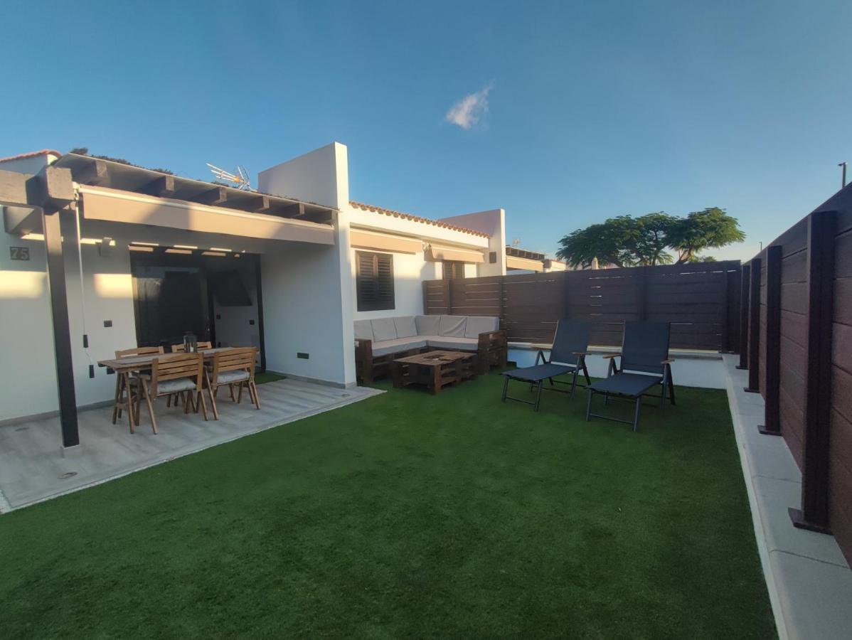 Bungalow Maspalomas Golf Con Jacuzzi, Piscina Y Jardin San Bartolomé المظهر الخارجي الصورة
