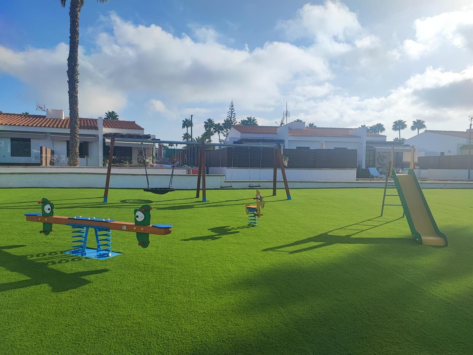 Bungalow Maspalomas Golf Con Jacuzzi, Piscina Y Jardin San Bartolomé المظهر الخارجي الصورة