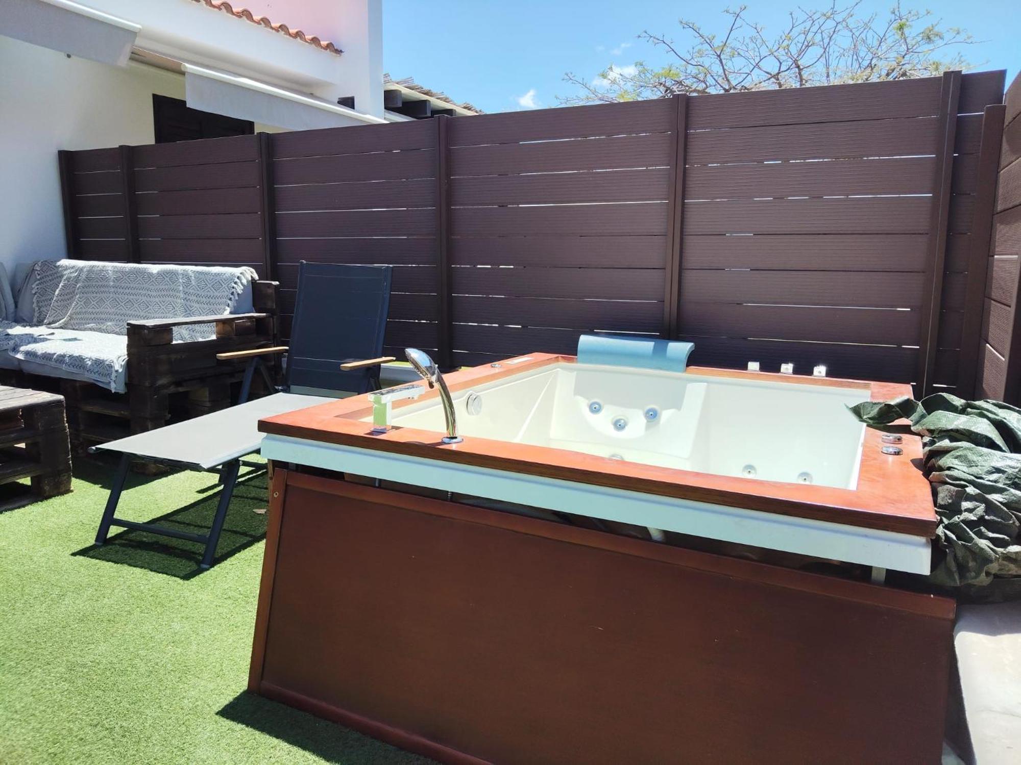Bungalow Maspalomas Golf Con Jacuzzi, Piscina Y Jardin San Bartolomé المظهر الخارجي الصورة